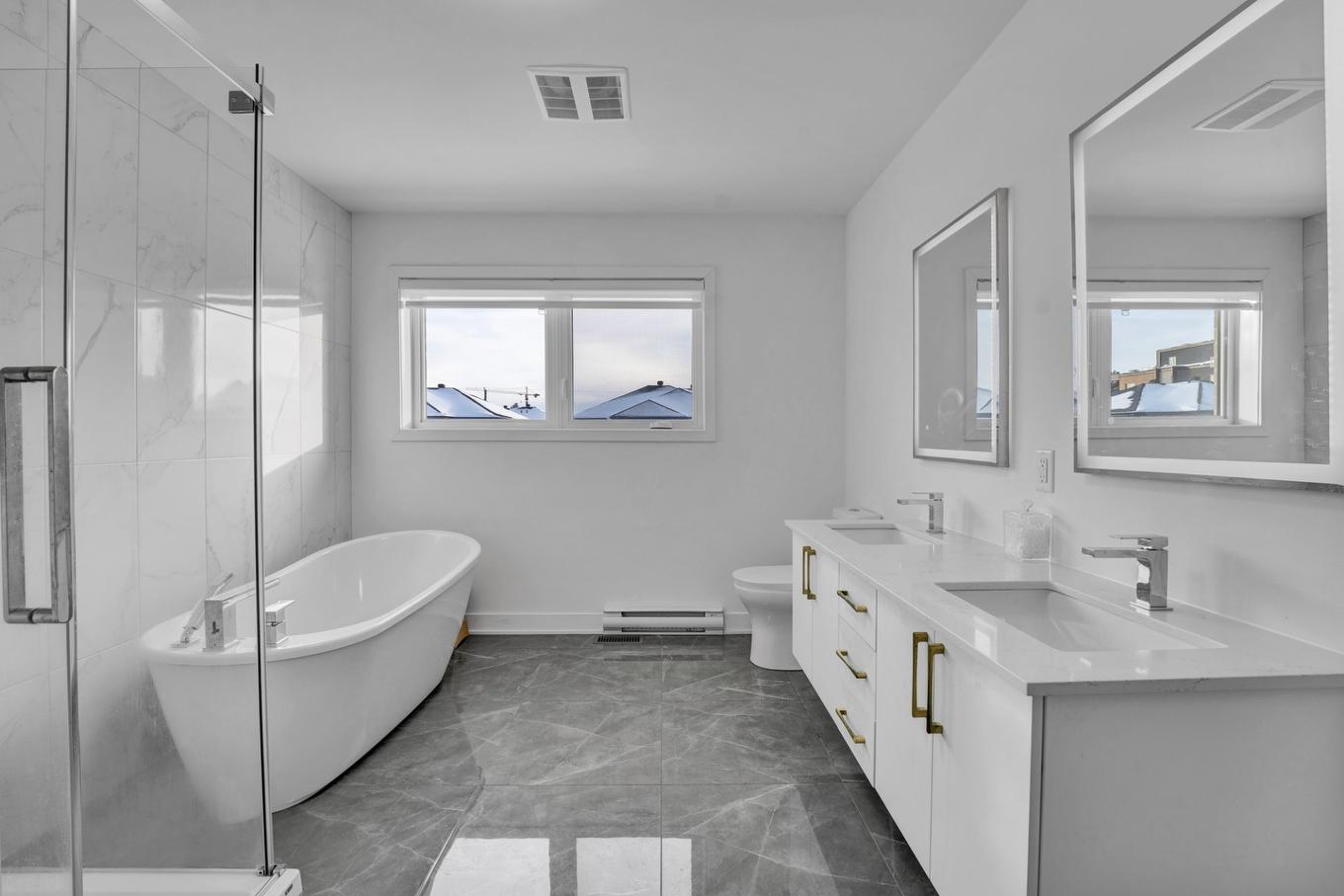 Bathroom - 579 Rue O'Diana, Terrebonne (Lachenaie), QC - Indoor Photo Showing Bathroom