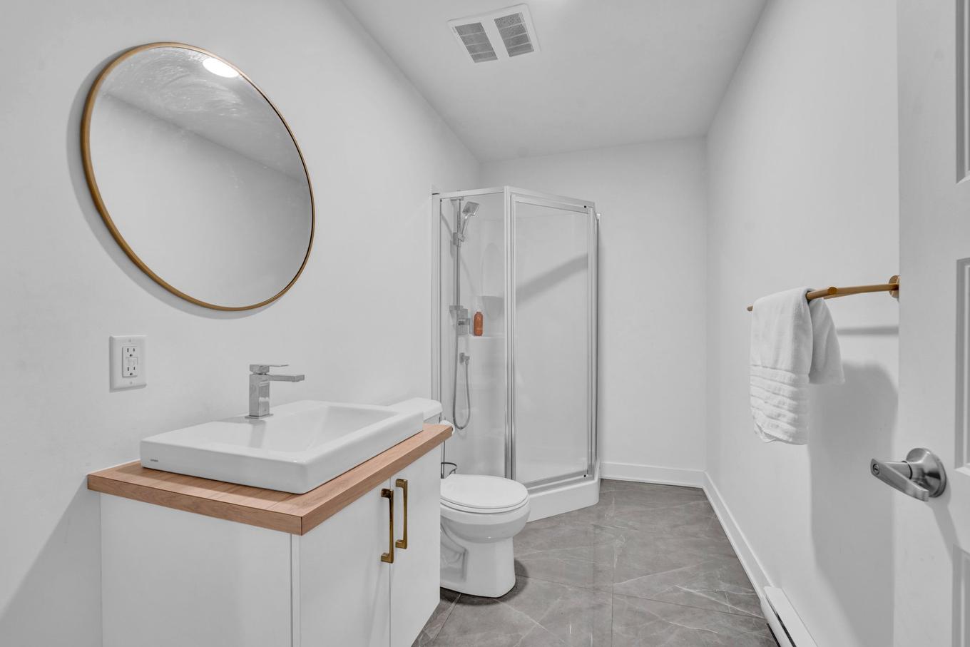 Bathroom - 579 Rue O'Diana, Terrebonne (Lachenaie), QC - Indoor Photo Showing Bathroom