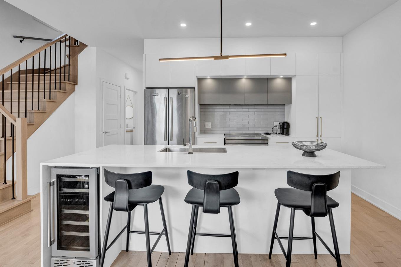 Kitchen - 579 Rue O'Diana, Terrebonne (Lachenaie), QC - Indoor Photo Showing Kitchen With Upgraded Kitchen
