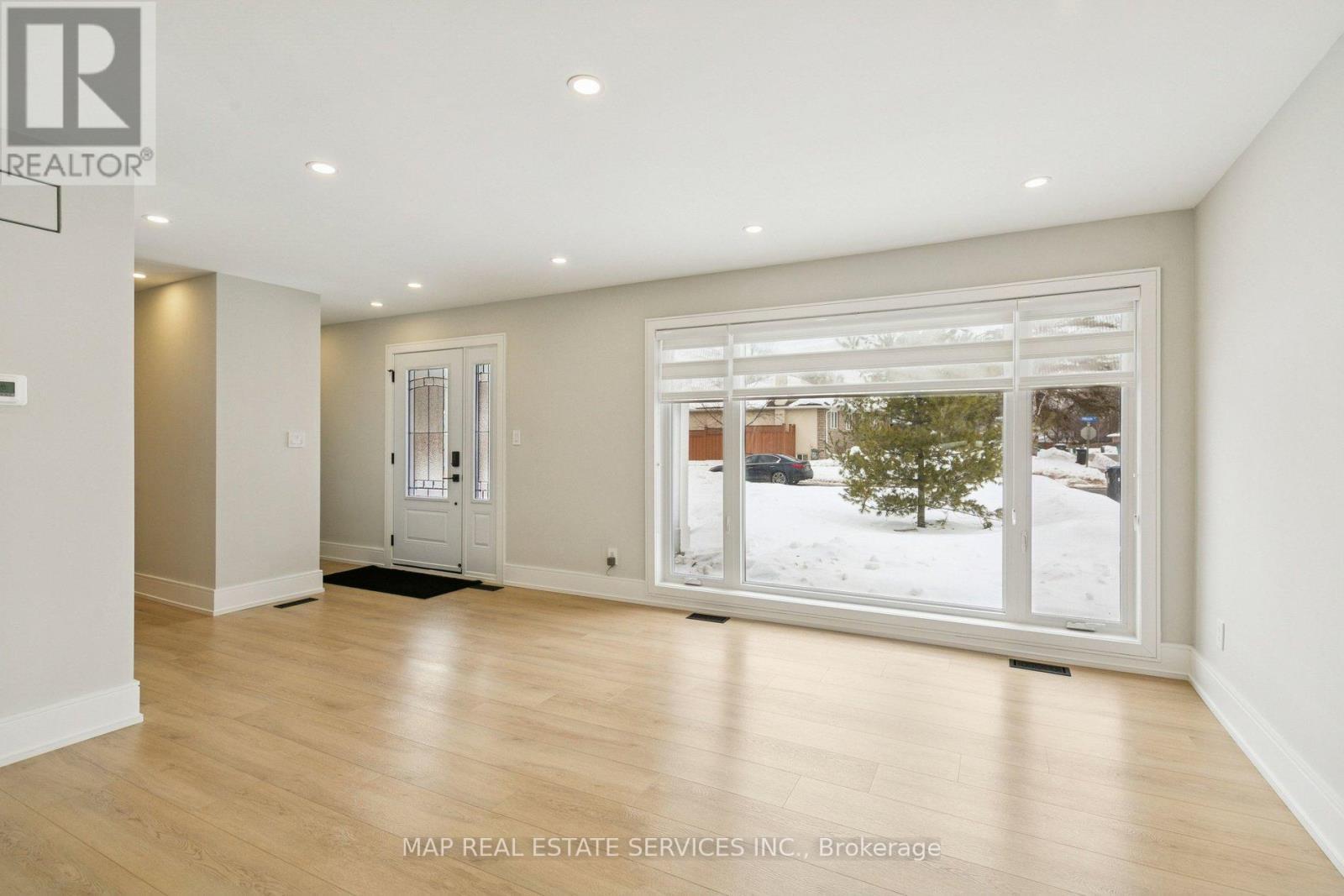 260 Hillside Drive, Mississauga, ON - Indoor