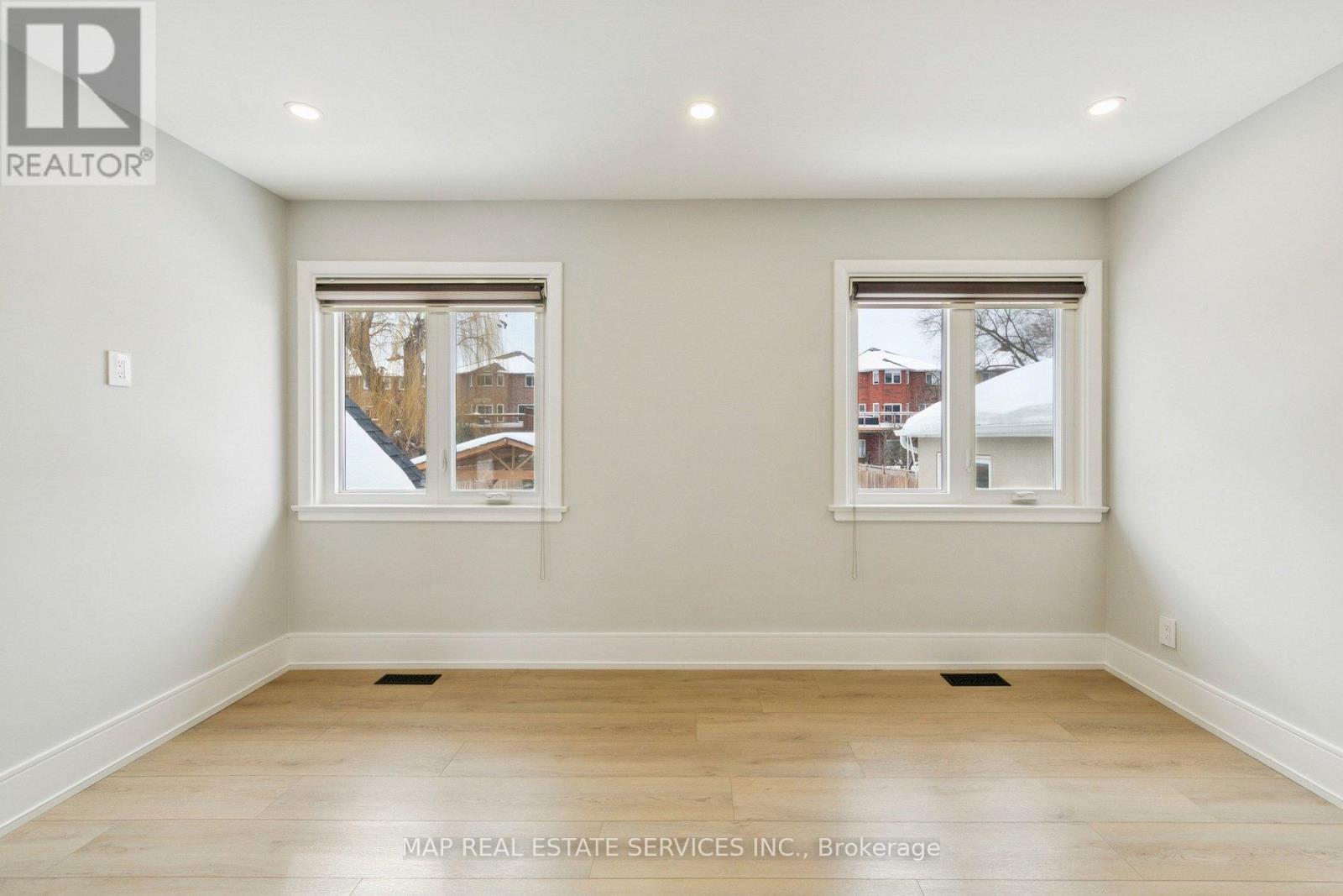 260 Hillside Drive, Mississauga, ON - Indoor Photo Showing Other Room