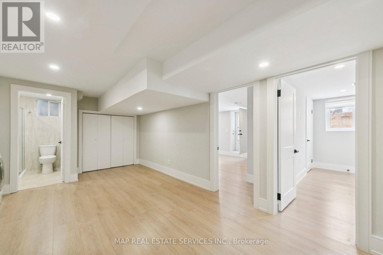 260 Hillside Drive, Mississauga, ON - Indoor Photo Showing Other Room