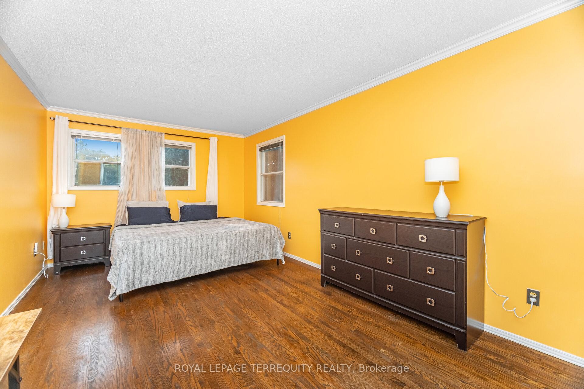 4085 Wheelwright Crescent, Mississauga, ON - Indoor Photo Showing Bedroom