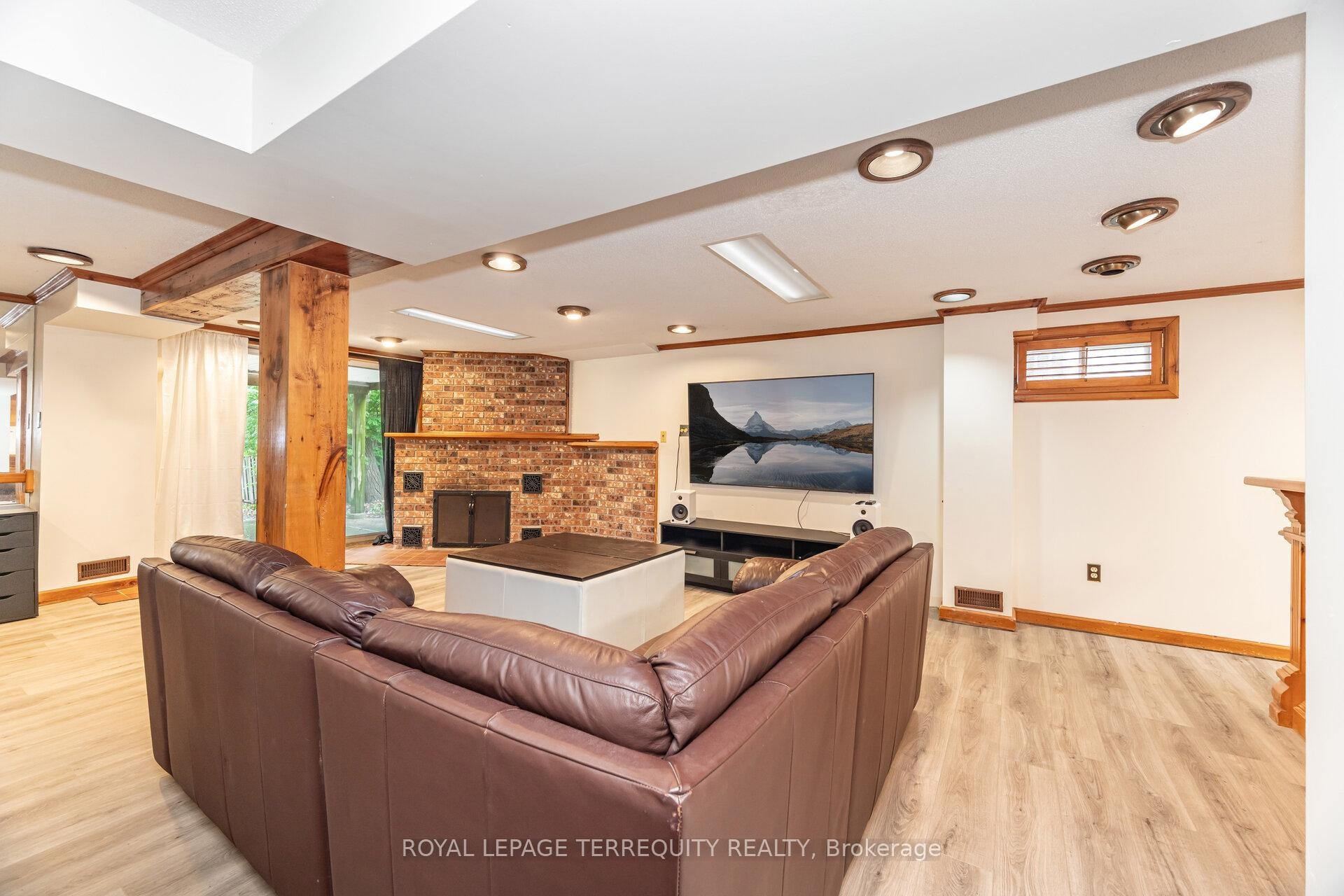 4085 Wheelwright Crescent, Mississauga, ON - Indoor With Fireplace