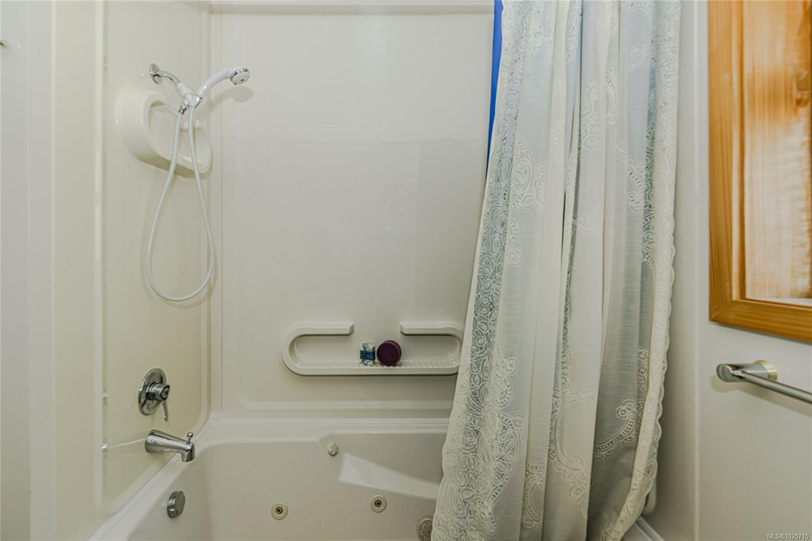 160 West Eagle Dr, Salt Spring, BC