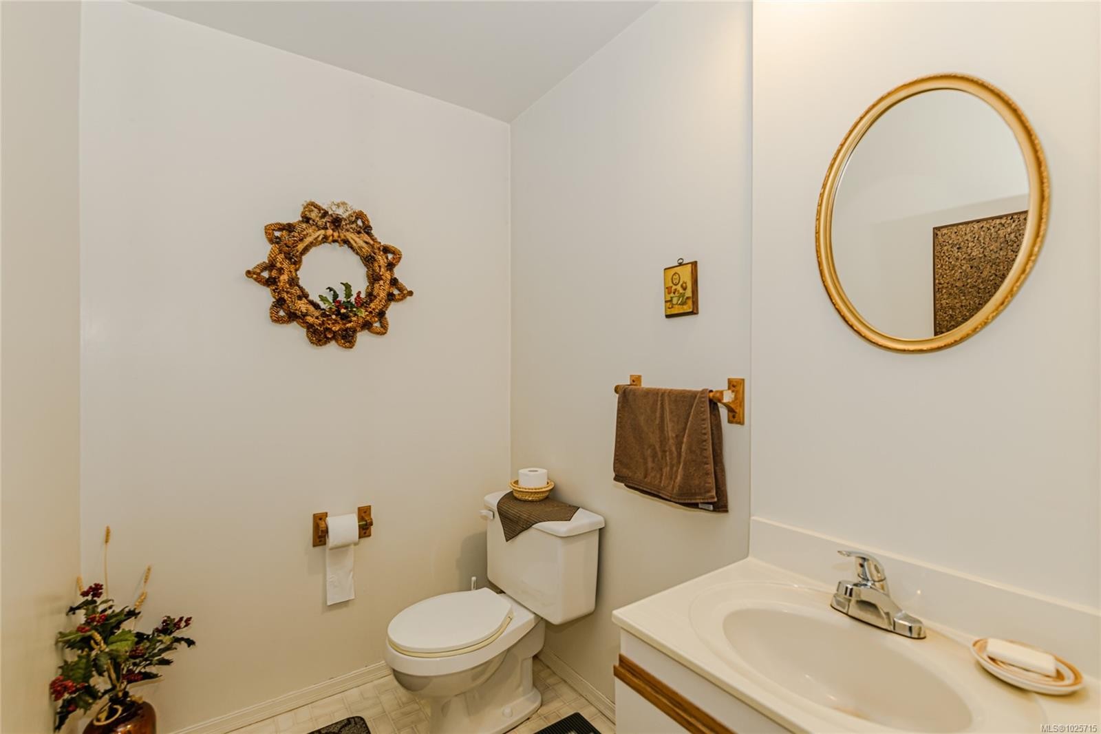 160 West Eagle Dr, Salt Spring, BC