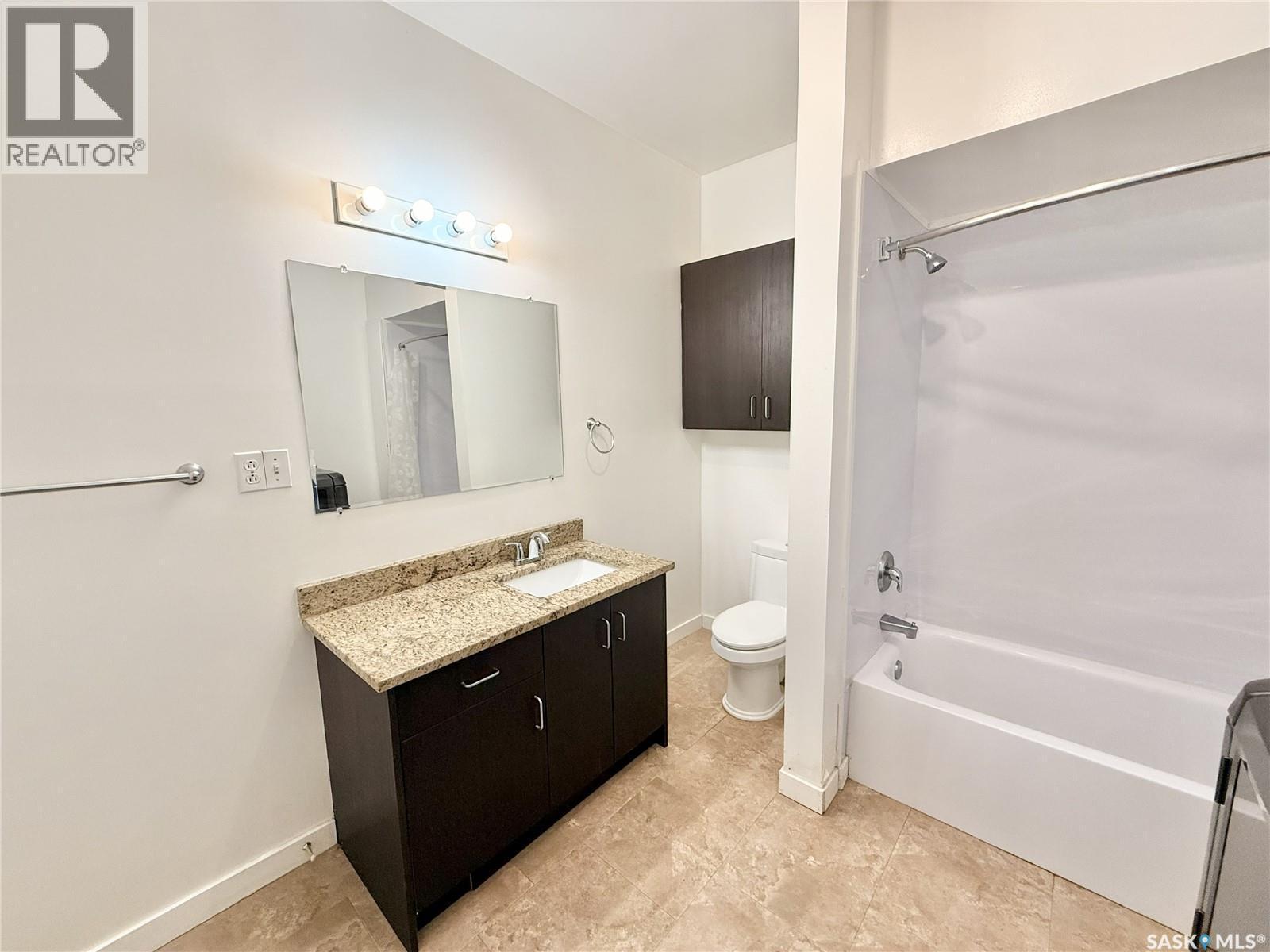 320 Herbert Avenue, Herbert, SK - Indoor Photo Showing Bathroom