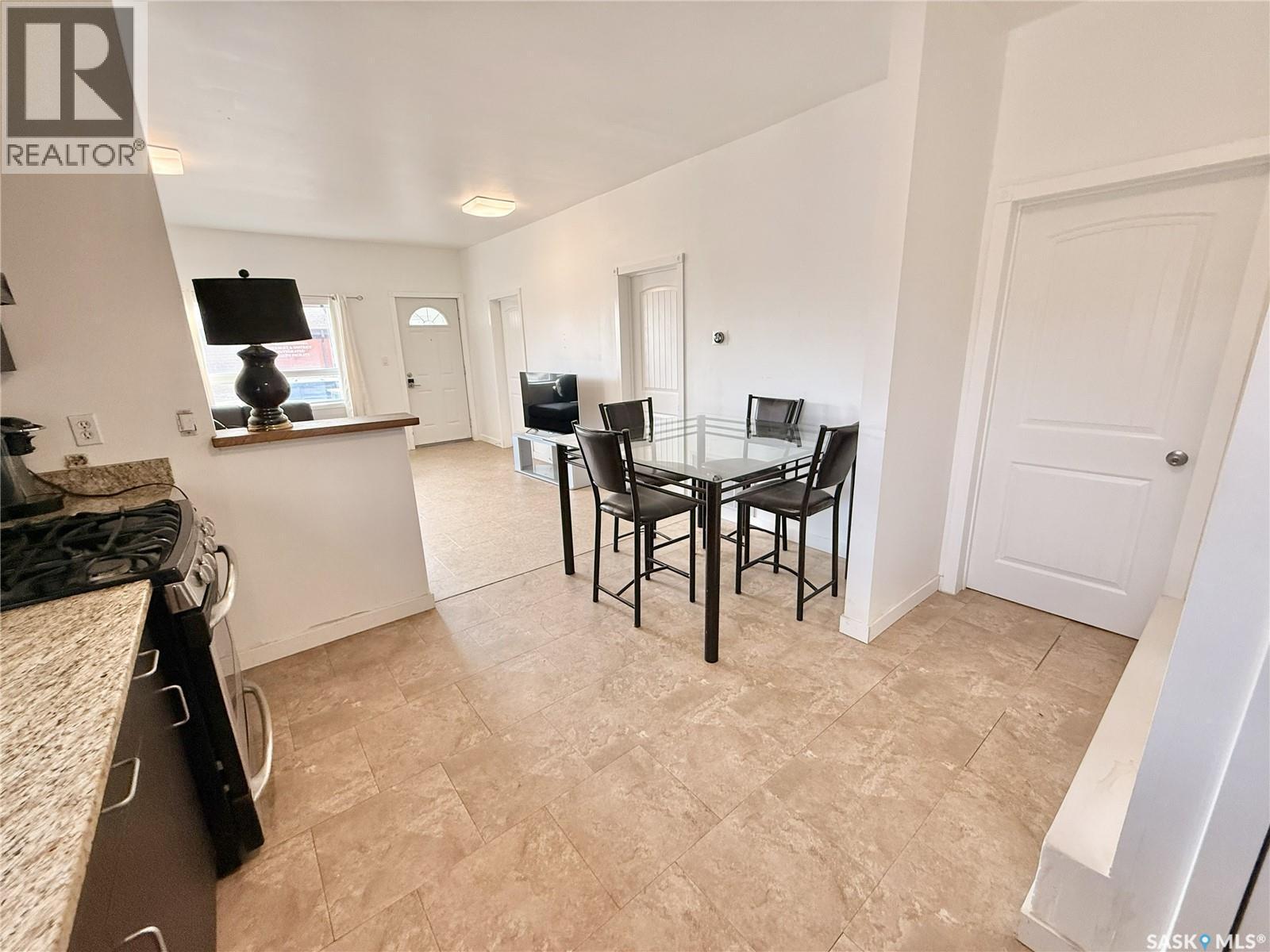 320 Herbert Avenue, Herbert, SK - Indoor