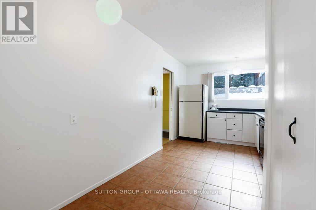 60 - 121 Buell Street, Ottawa, ON - Indoor Photo Showing Other Room