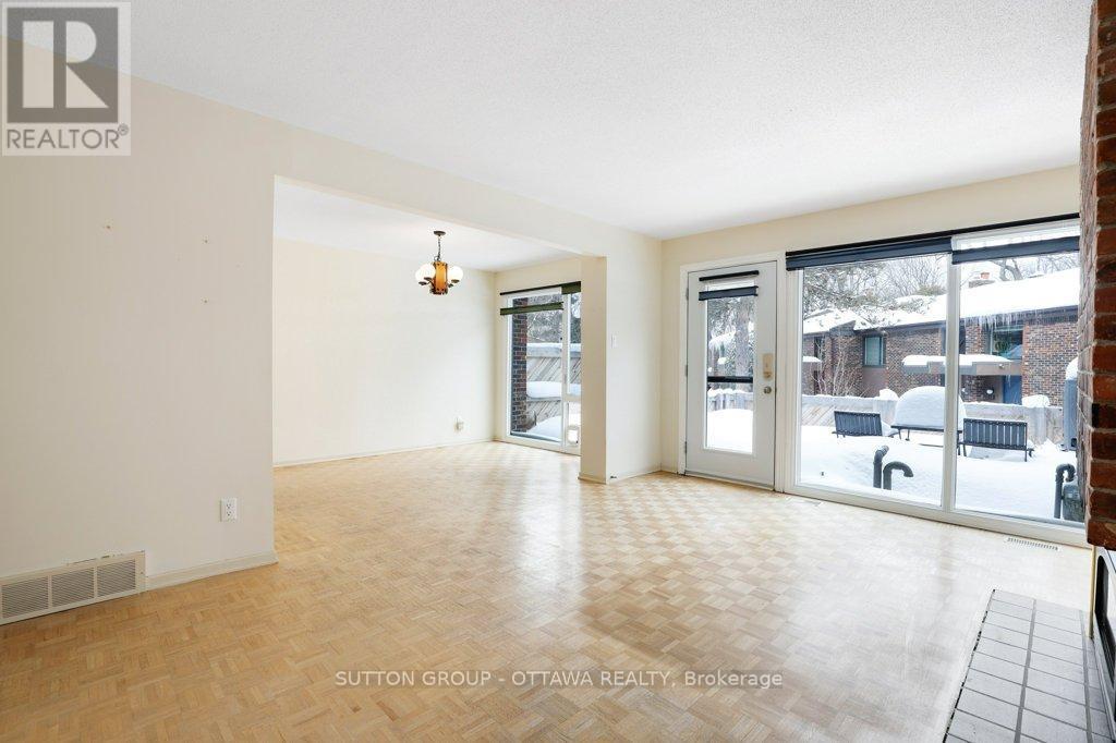 60 - 121 Buell Street, Ottawa, ON - Indoor Photo Showing Other Room