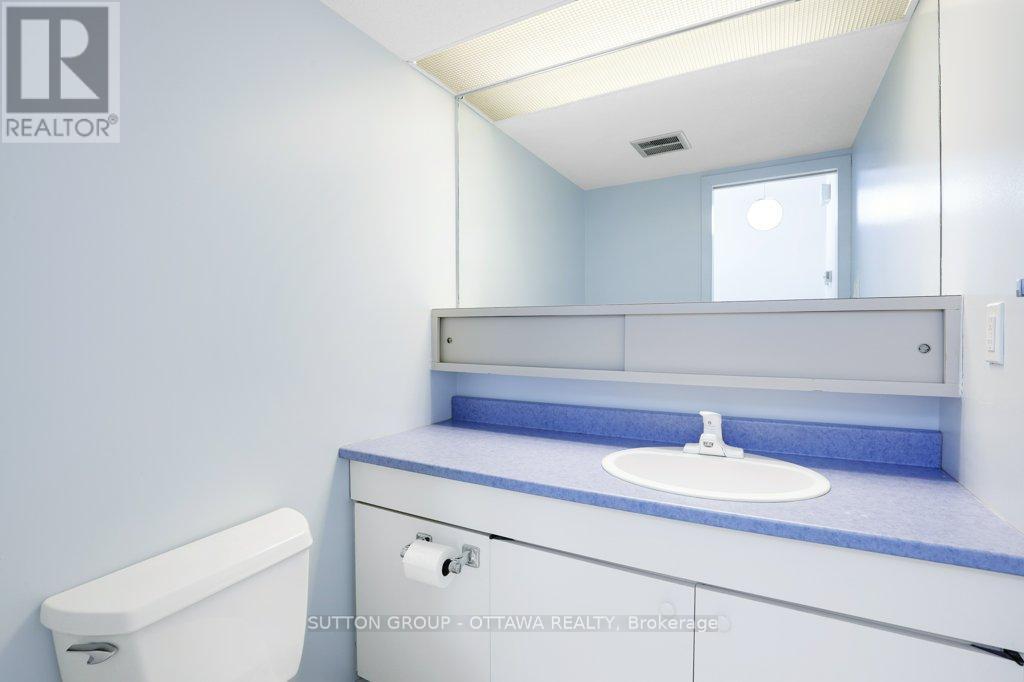 60 - 121 Buell Street, Ottawa, ON - Indoor