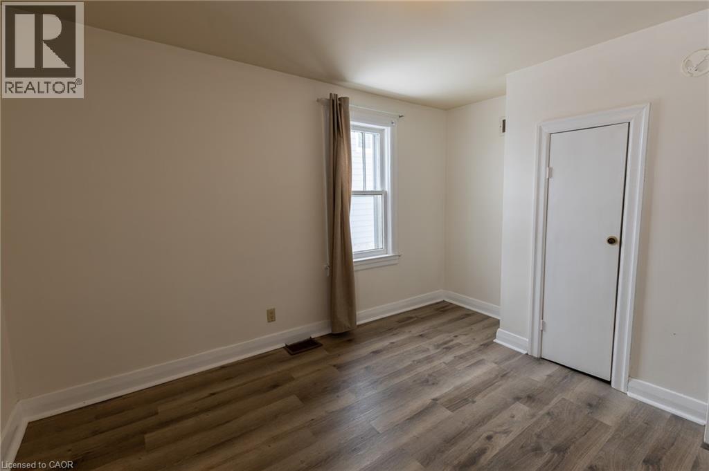 29 Mcnaughton Street, Cambridge, ON - Indoor Photo Showing Other Room