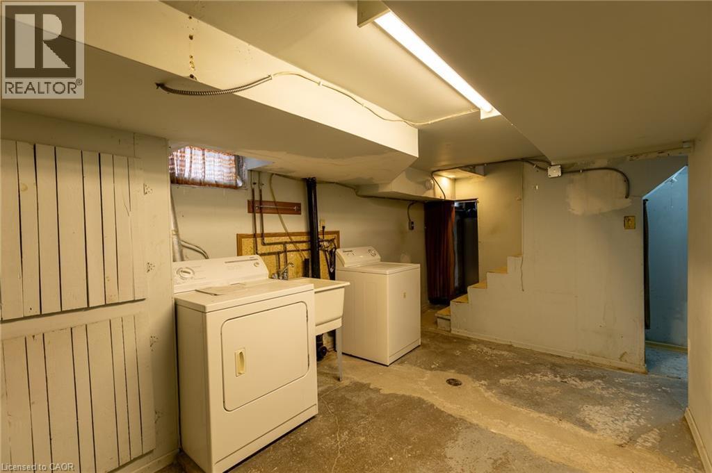 29 Mcnaughton Street, Cambridge, ON - Indoor Photo Showing Laundry Room