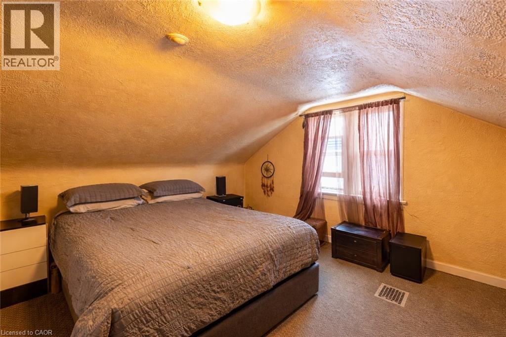 29 Mcnaughton Street, Cambridge, ON - Indoor Photo Showing Bedroom