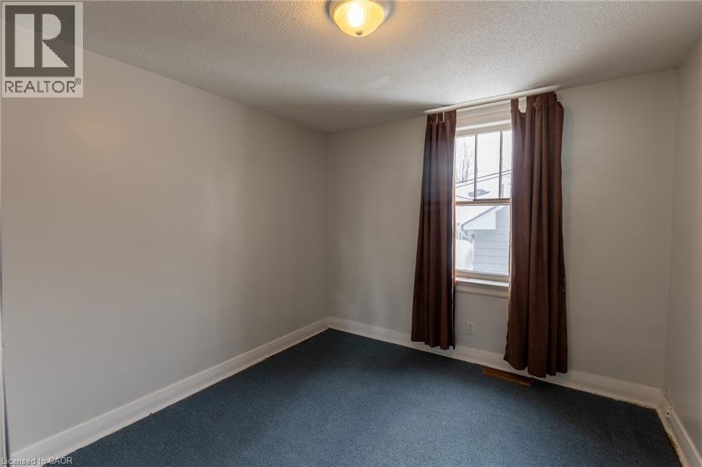 29 Mcnaughton Street, Cambridge, ON - Indoor Photo Showing Other Room