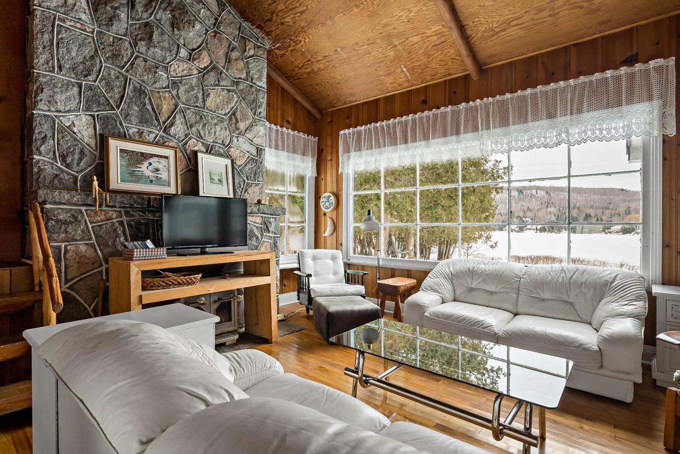 Living room - 120 Ch. Ovila, Mont-Tremblant, QC - Indoor Photo Showing Living Room