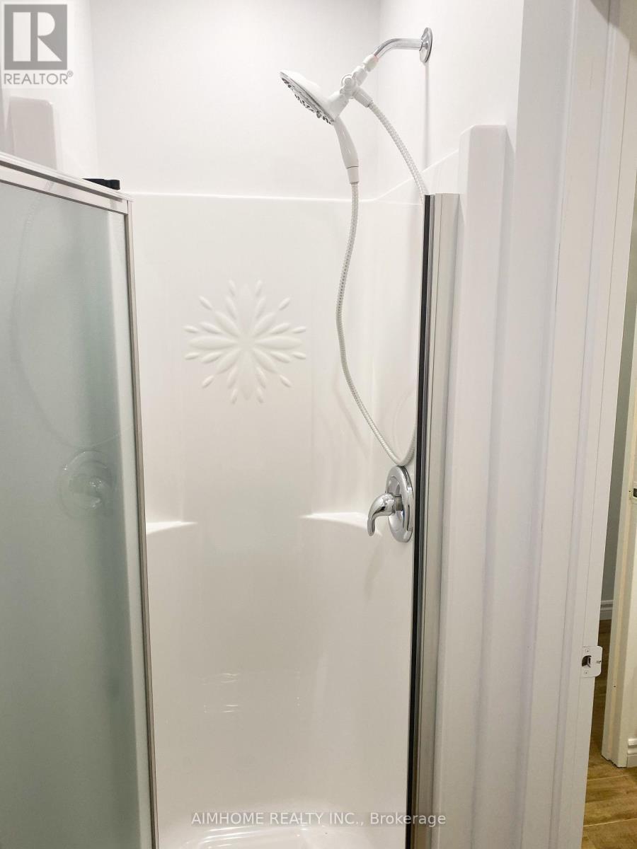 109 Westmount Road N, Waterloo, ON - Indoor Photo Showing Bathroom