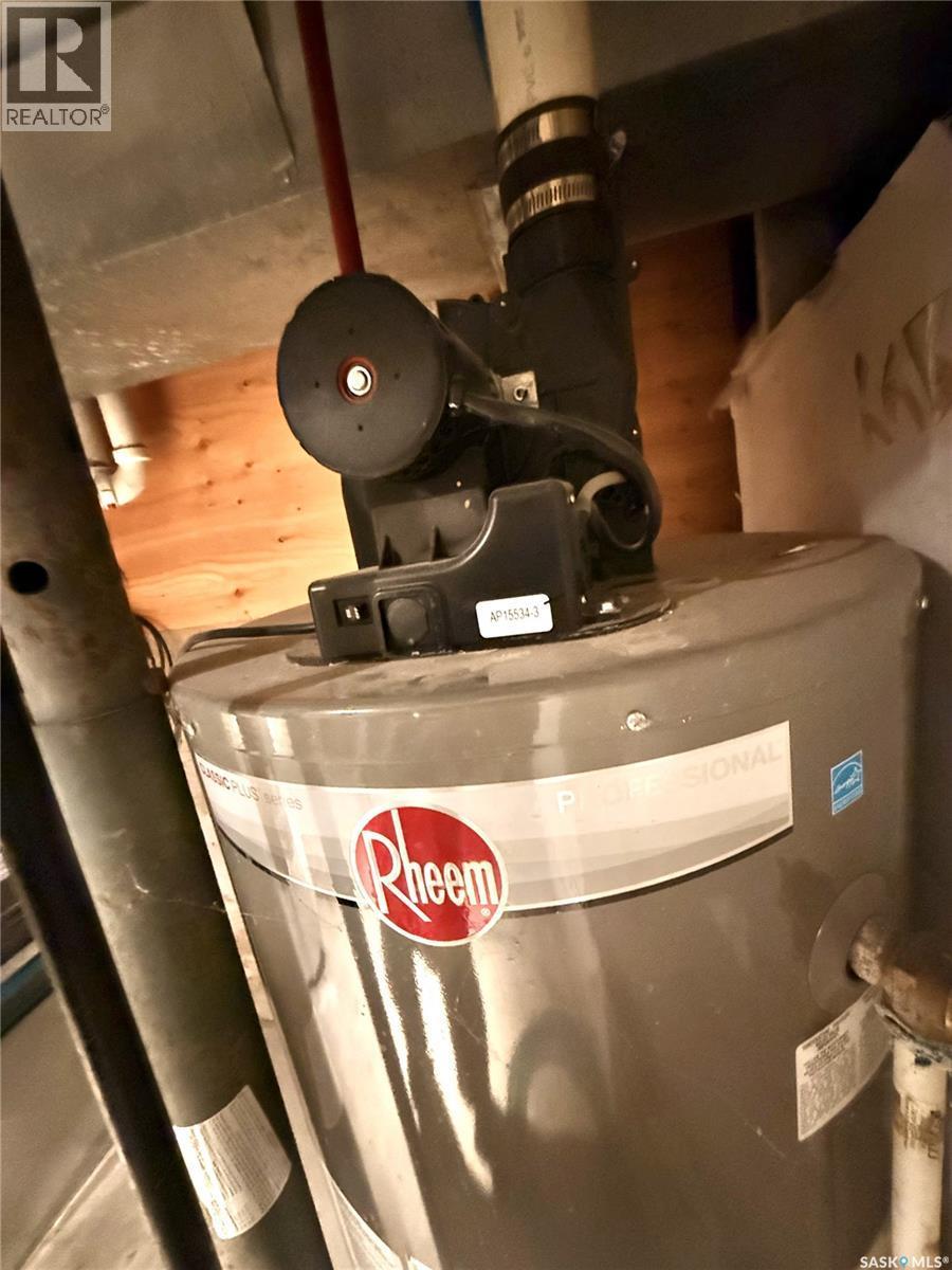 532 Leonard Street, Herbert, SK - Indoor