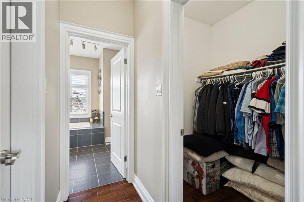 10 Brolley Crescent, Thornton, ON - Indoor Photo Showing Other Room