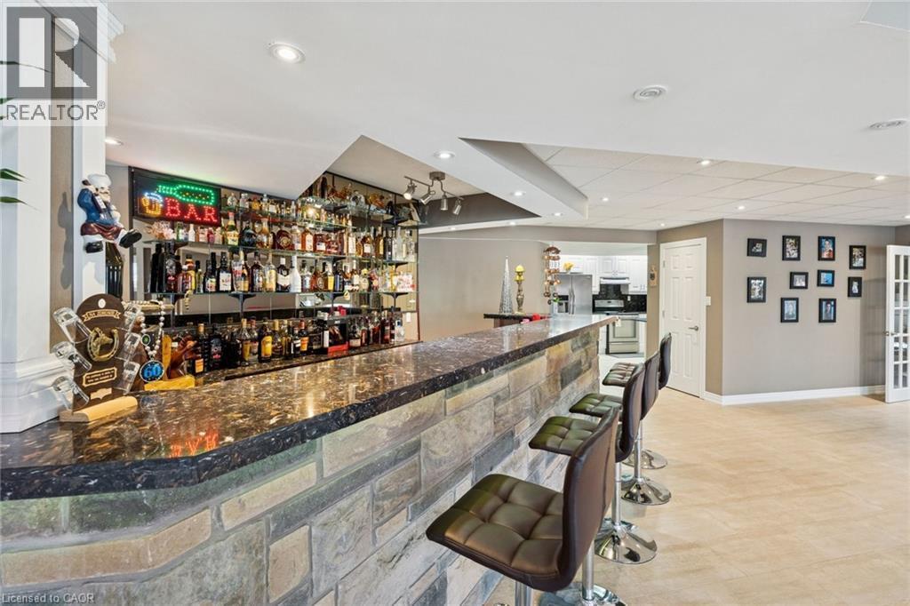 10 Brolley Crescent, Thornton, ON - Indoor Photo Showing Other Room