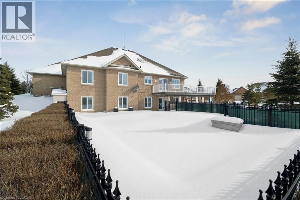 10 Brolley Crescent, Thornton, ON - Outdoor