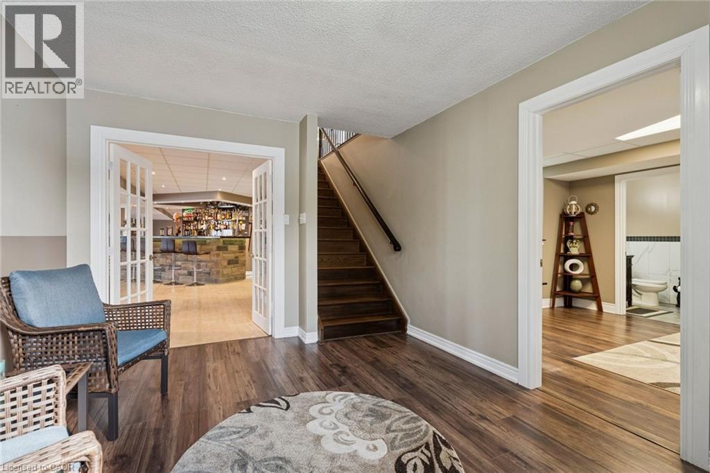 10 Brolley Crescent, Thornton, ON - Indoor Photo Showing Other Room