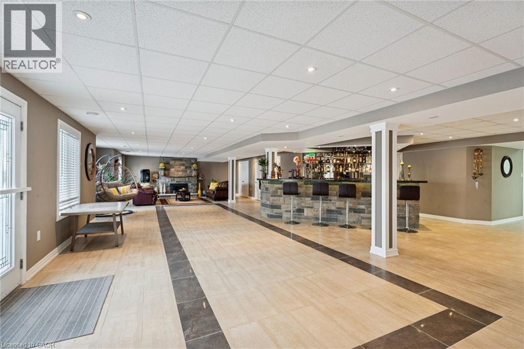 10 Brolley Crescent, Thornton, ON - Indoor Photo Showing Other Room