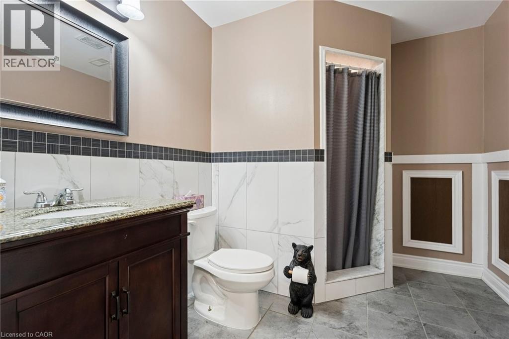 10 Brolley Crescent, Thornton, ON - Indoor Photo Showing Bathroom