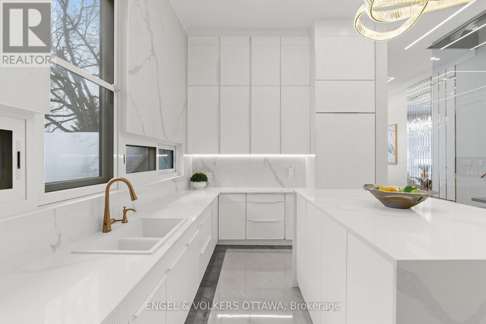 258 Northwestern Avenue, Ottawa, ON - Indoor Photo Showing Kitchen