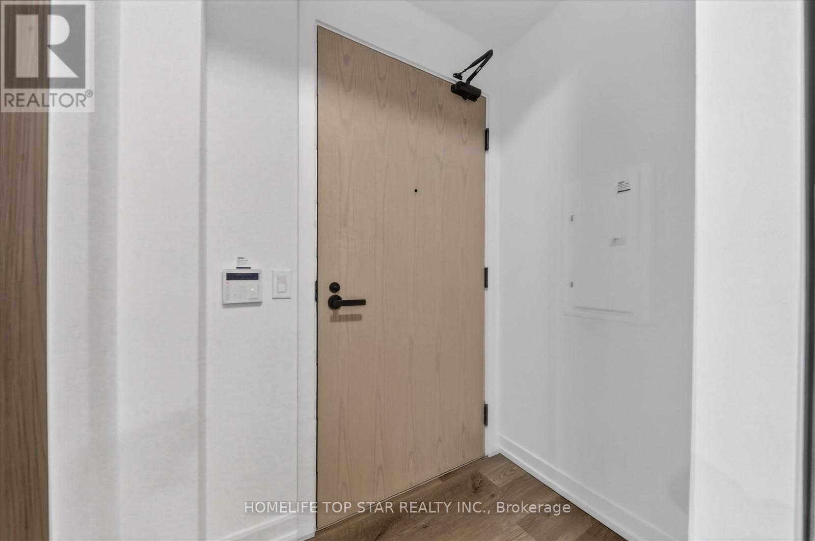 5601 - 8 Interchange Way, Vaughan, ON - Indoor Photo Showing Other Room