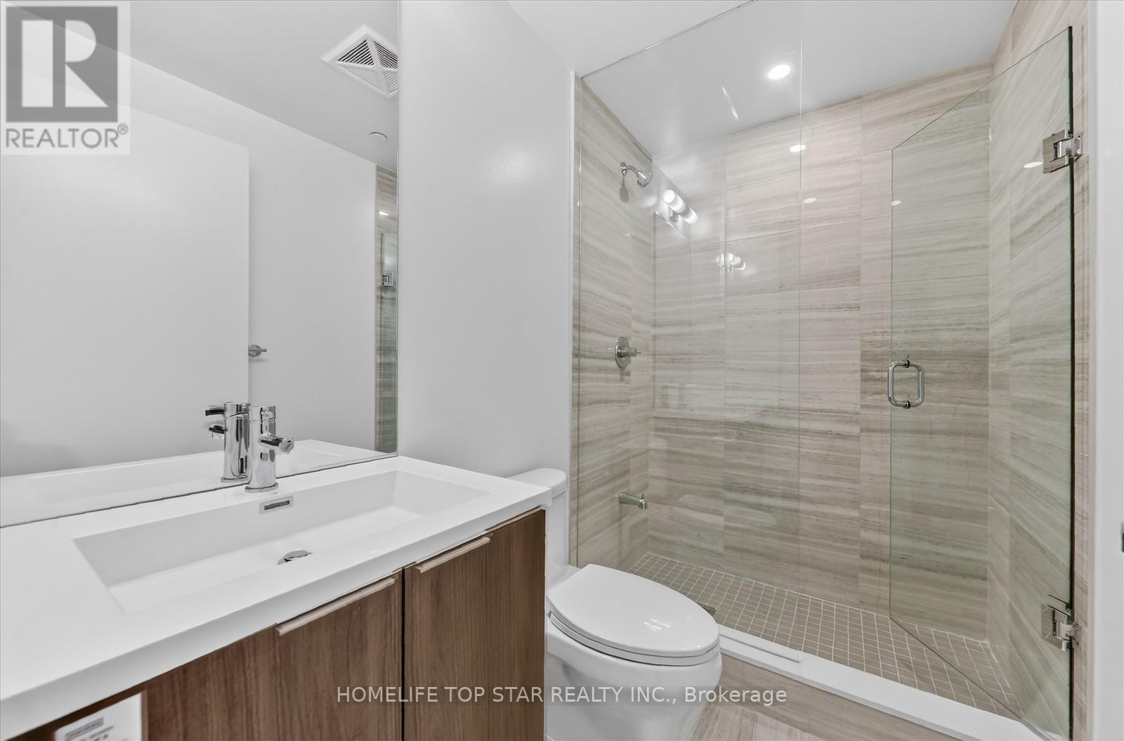 5601 - 8 Interchange Way, Vaughan, ON - Indoor Photo Showing Bathroom