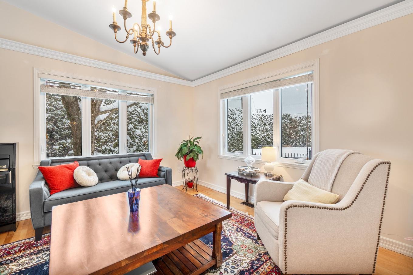 Living room - 2688 Rue Des Mélèzes, Sherbrooke (Fleurimont), QC - Indoor Photo Showing Living Room