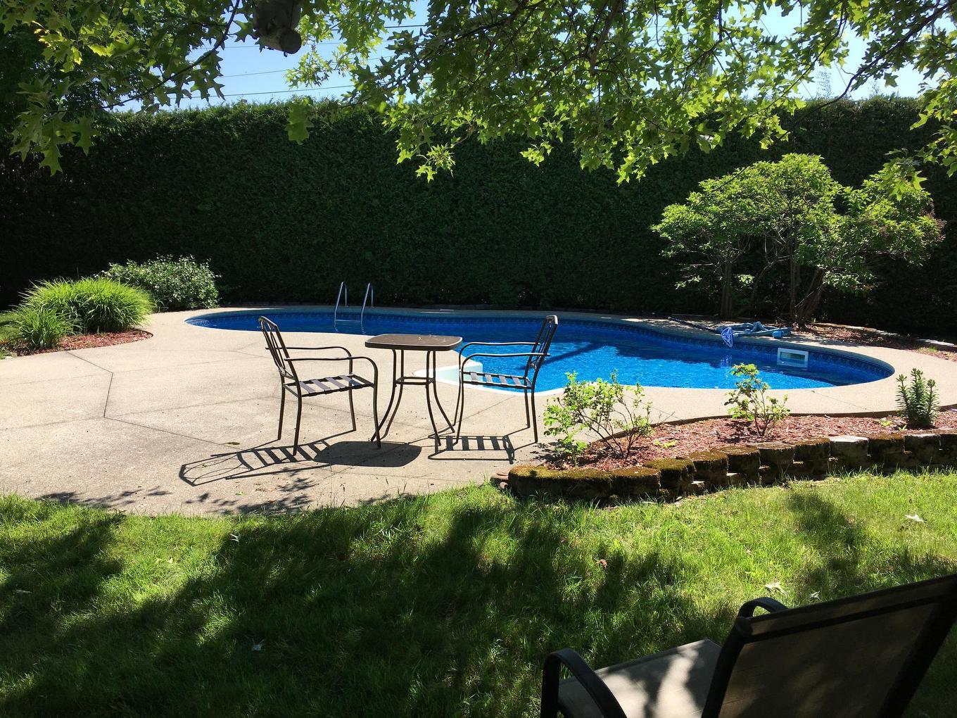 Pool - 2688 Rue Des Mélèzes, Sherbrooke (Fleurimont), QC - Outdoor With In Ground Pool With Backyard
