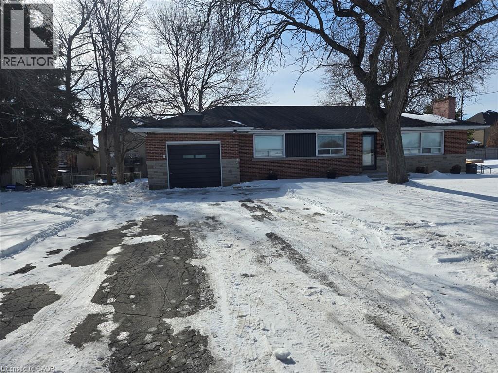 8199 Twenty Road E, Hamilton, ON - Outdoor