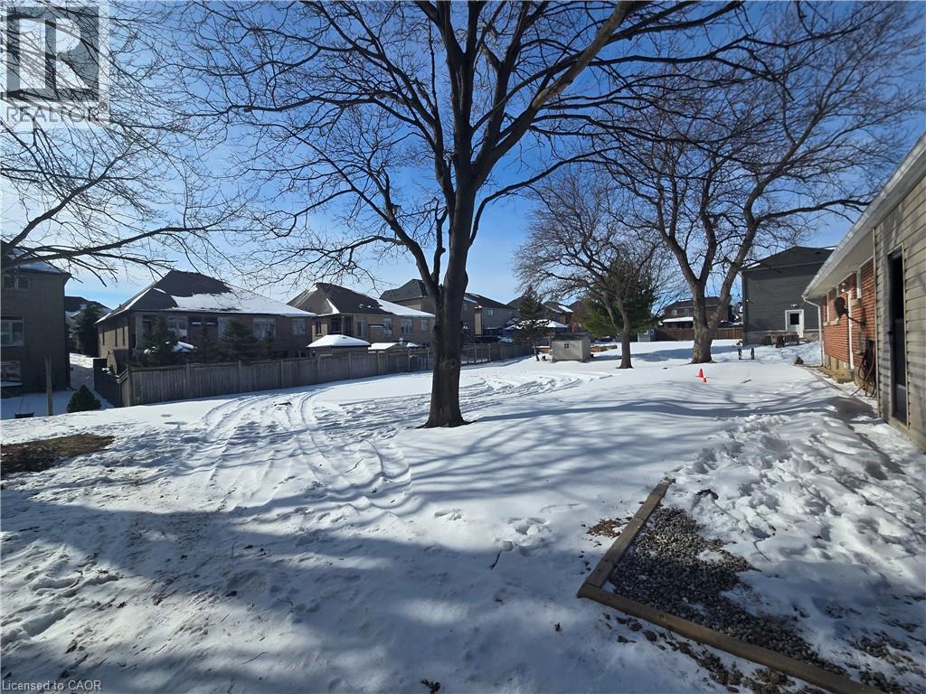 8199 Twenty Road E, Hamilton, ON - Outdoor