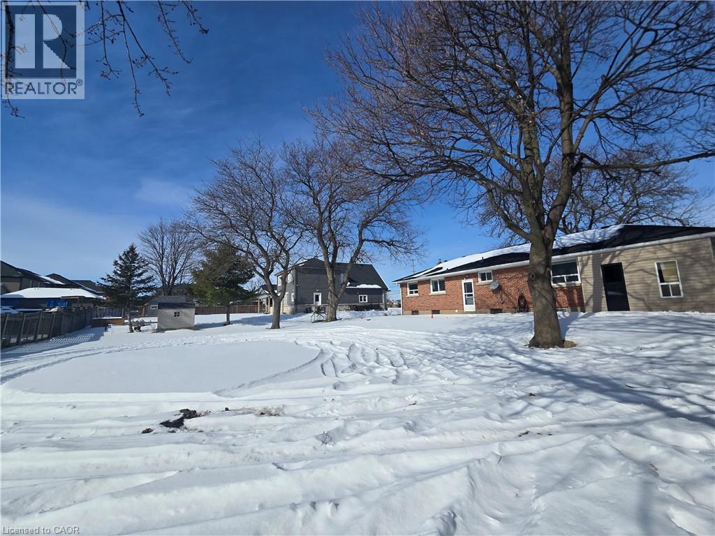 8199 Twenty Road E, Hamilton, ON - Outdoor