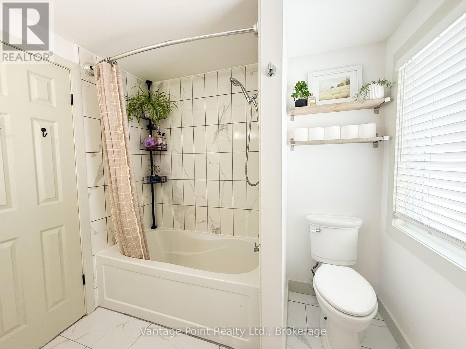331 Morrison Road, Kitchener, ON - Indoor Photo Showing Bathroom