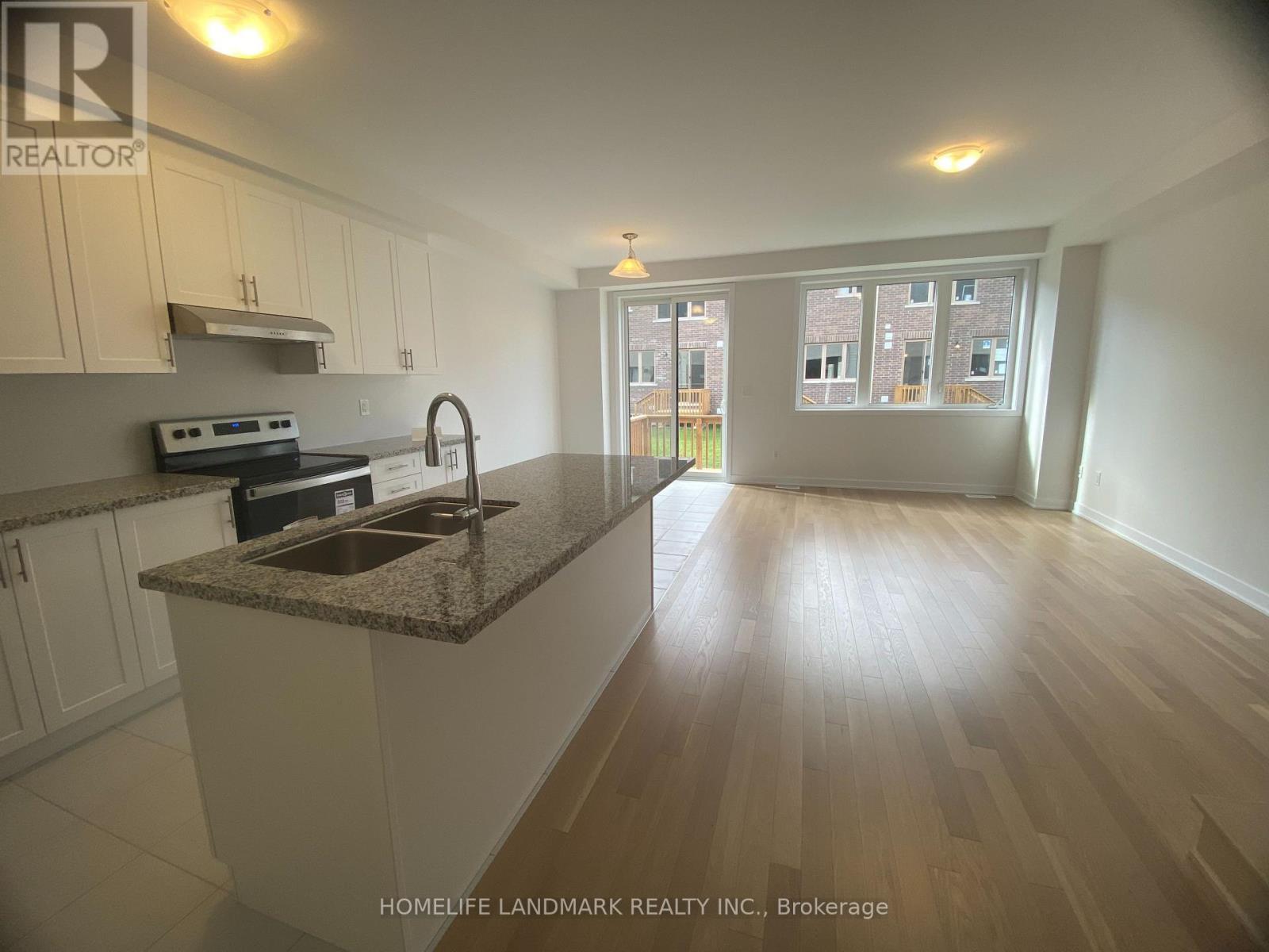 36 John Canning Way E, Markham, ON - Indoor Photo Showing Kitchen With Double Sink With Upgraded Kitchen