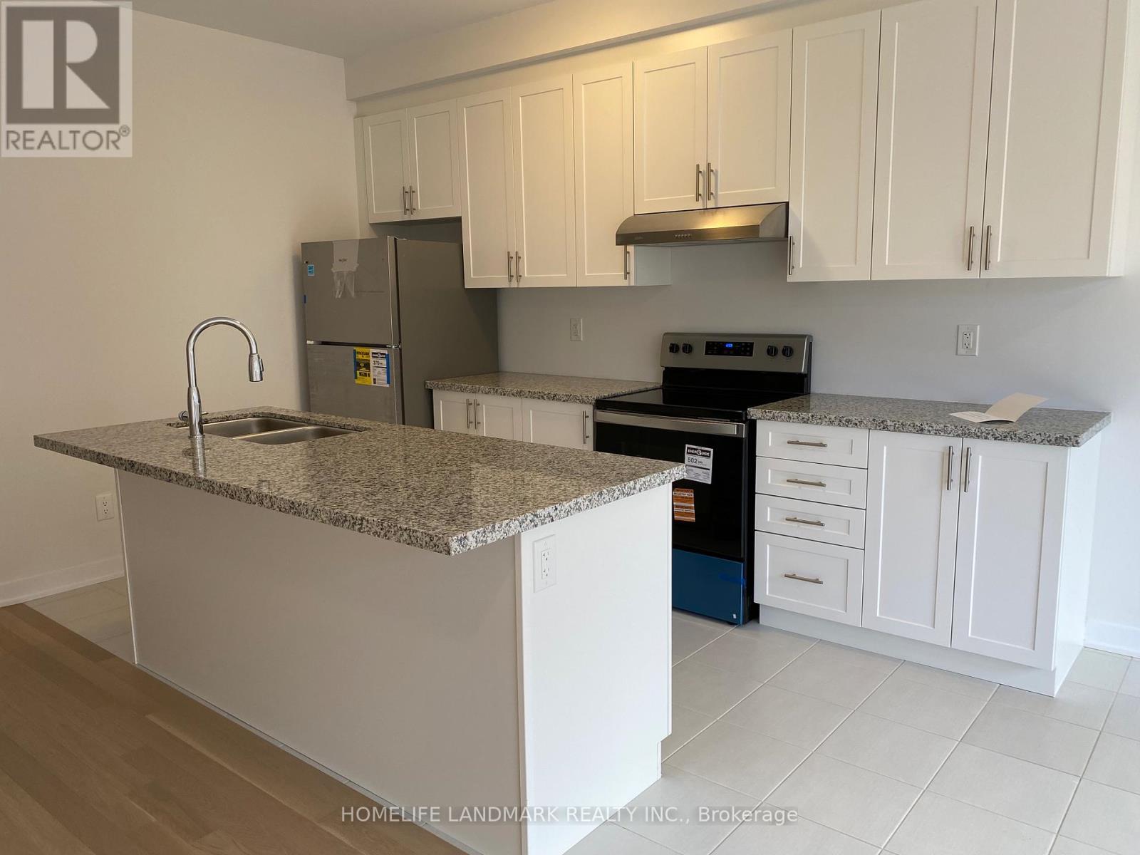 36 John Canning Way E, Markham, ON - Indoor Photo Showing Kitchen With Double Sink