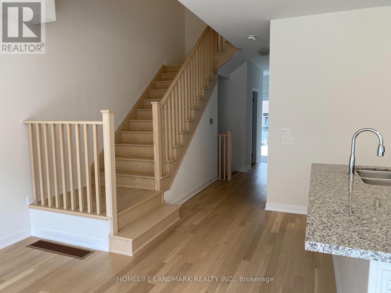 36 John Canning Way E, Markham, ON - Indoor Photo Showing Other Room