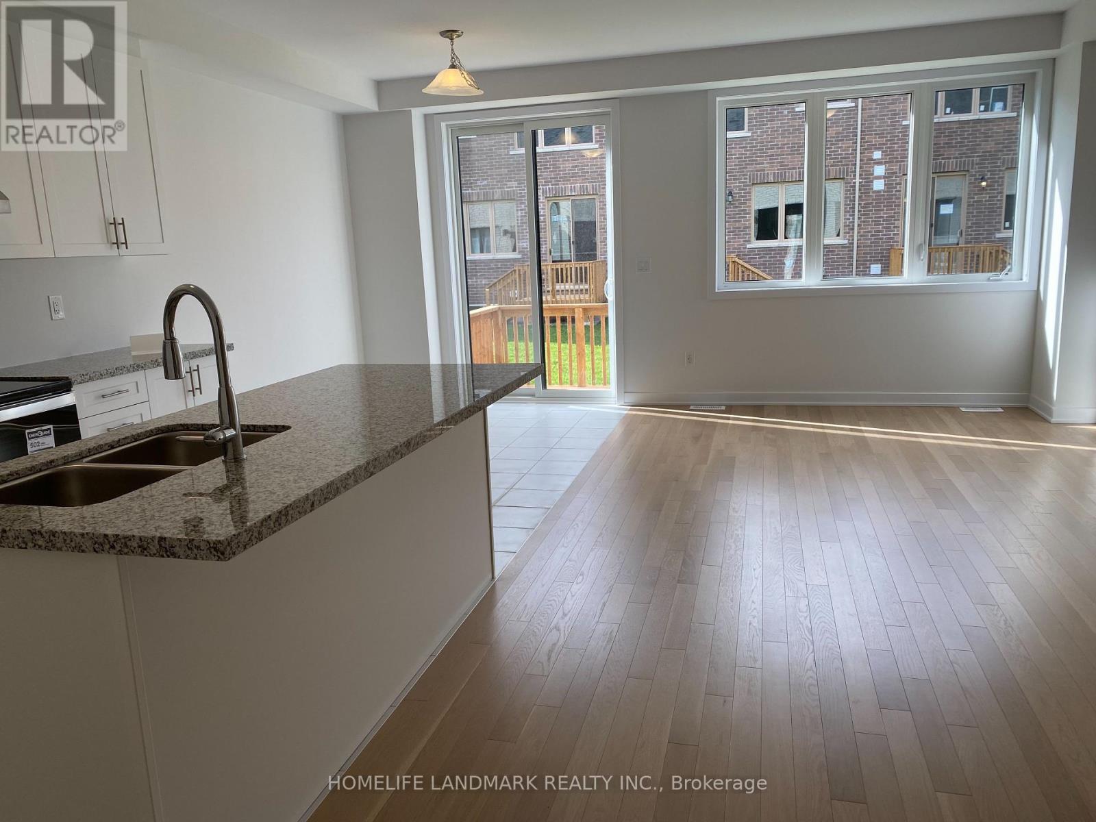 36 John Canning Way E, Markham, ON - Indoor Photo Showing Kitchen With Double Sink