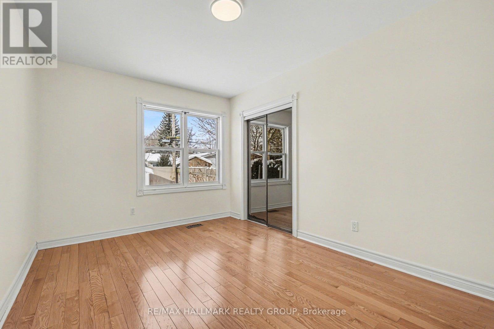 1530 Weyburn Street, Ottawa, ON - Indoor Photo Showing Other Room