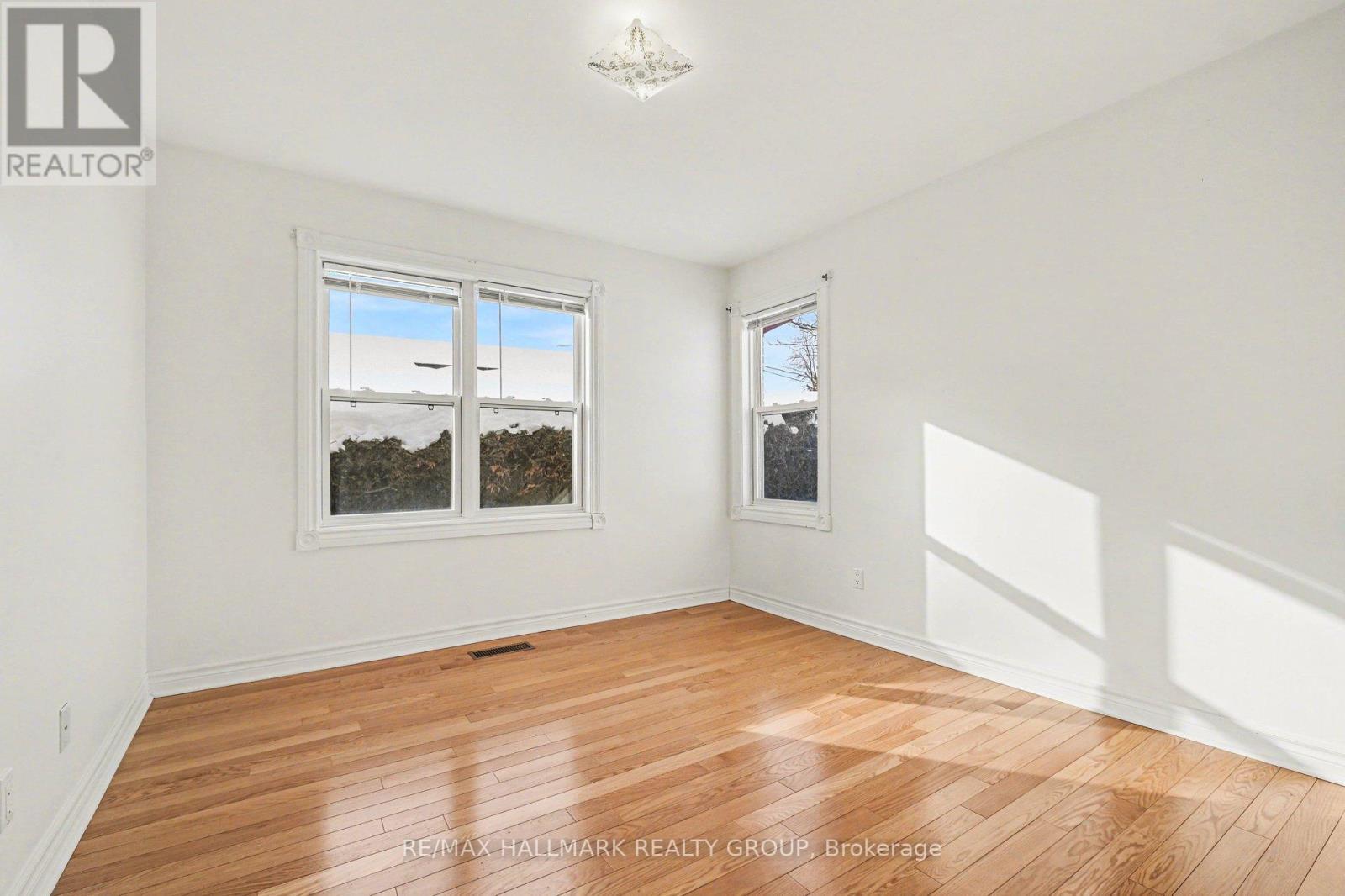 1530 Weyburn Street, Ottawa, ON - Indoor Photo Showing Other Room