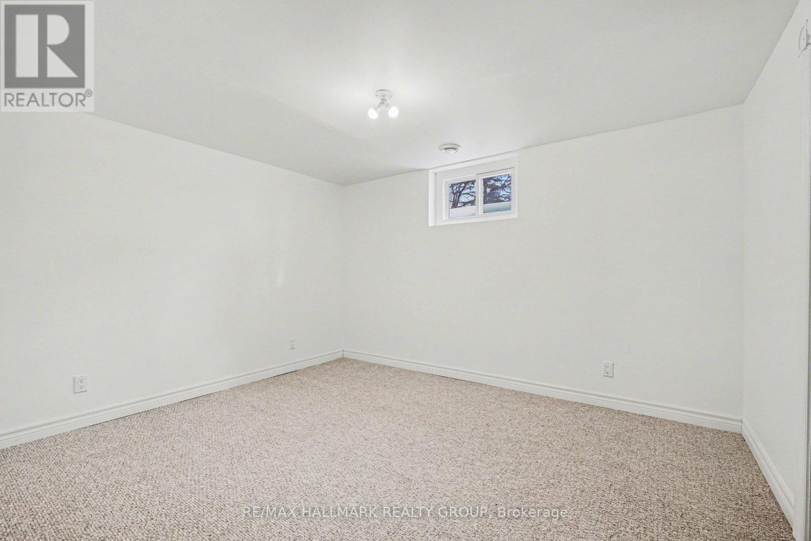 1530 Weyburn Street, Ottawa, ON - Indoor Photo Showing Other Room