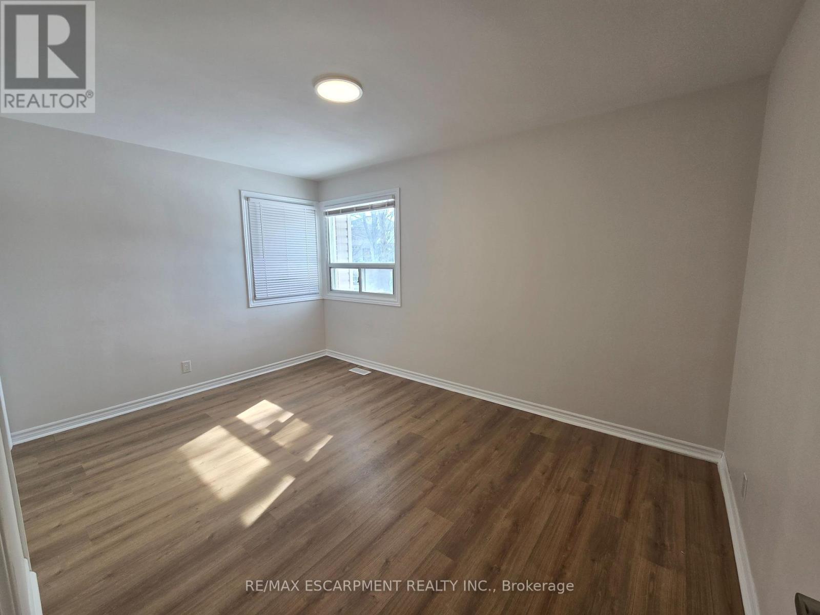 8199 Twenty Road E, Hamilton, ON - Indoor Photo Showing Other Room