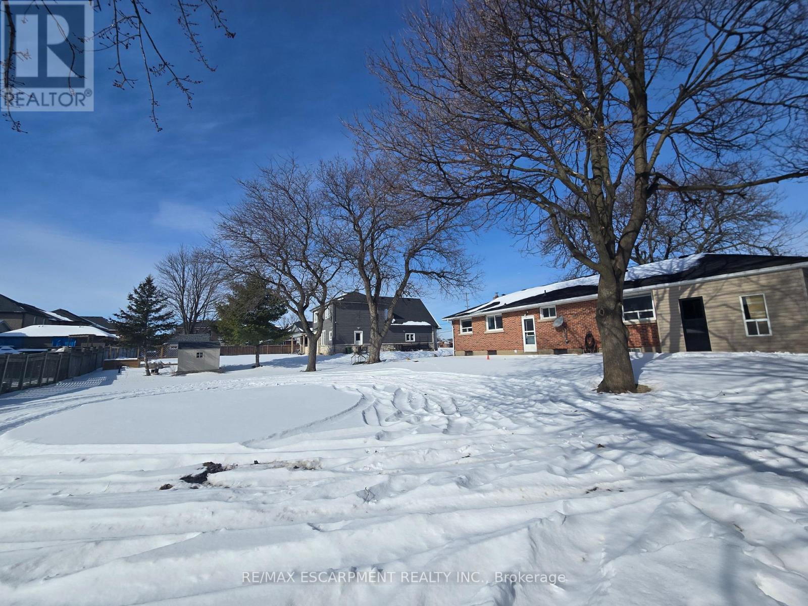 8199 Twenty Road E, Hamilton, ON - Outdoor