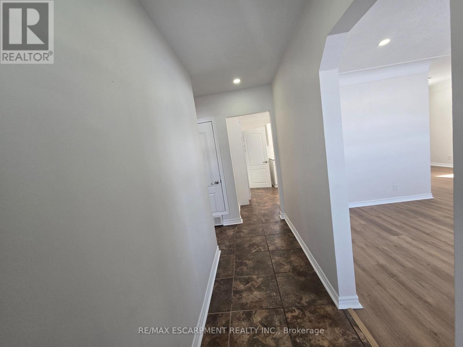 8199 Twenty Road E, Hamilton, ON - Indoor Photo Showing Other Room