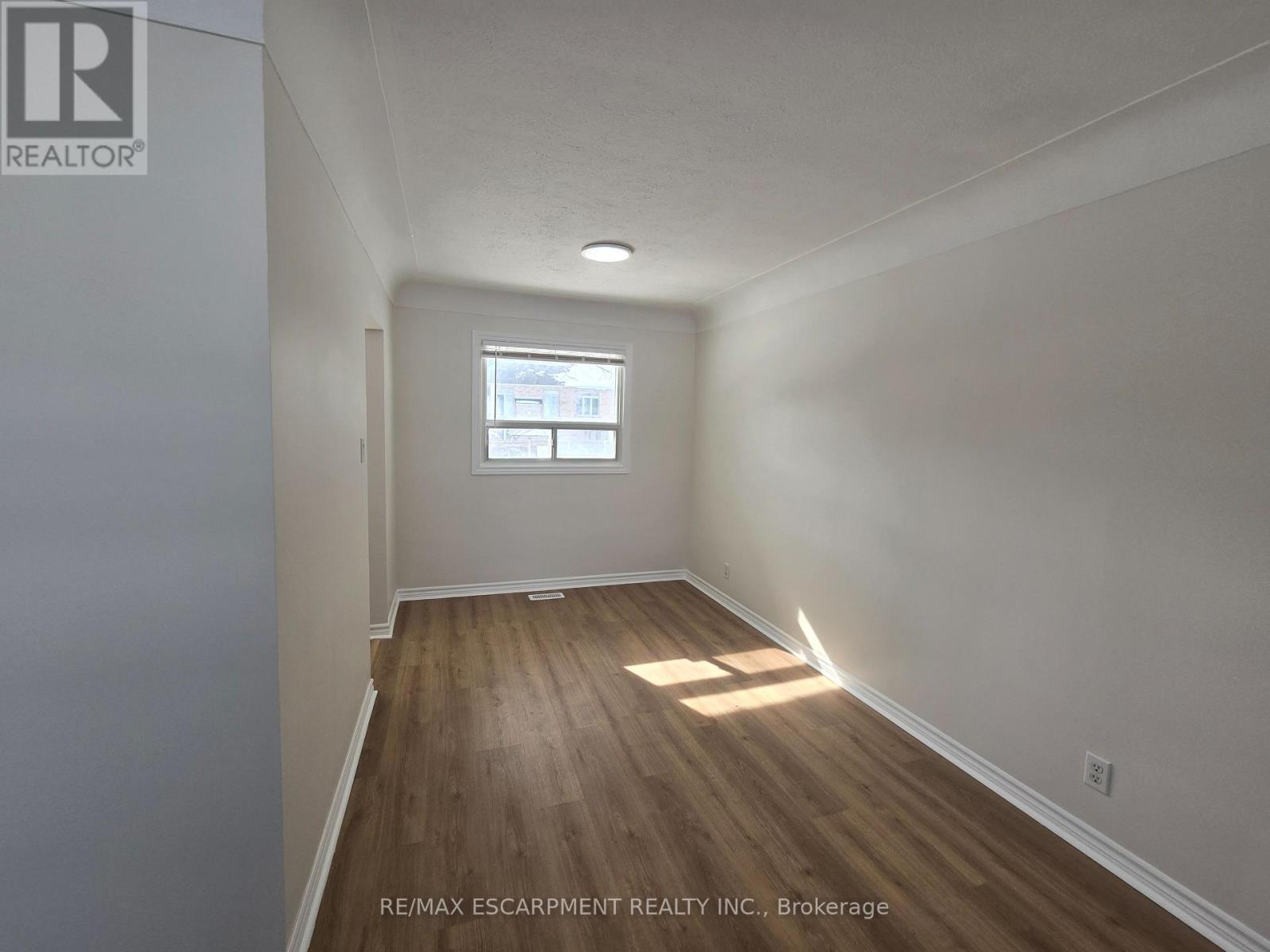 8199 Twenty Road E, Hamilton, ON - Indoor Photo Showing Other Room