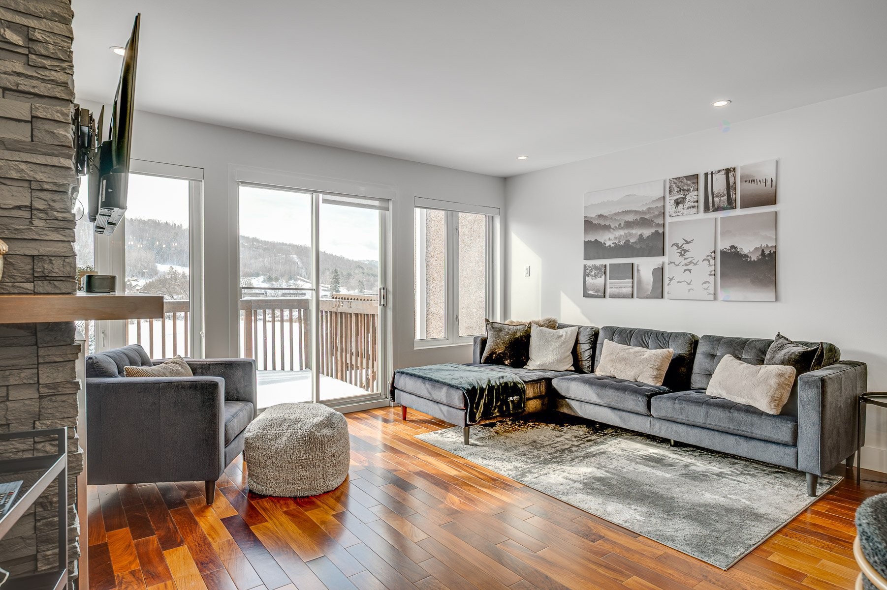 Living Room - 305 Crois. Des Neiges, Saint-Sauveur, QC - Indoor Photo Showing Living Room