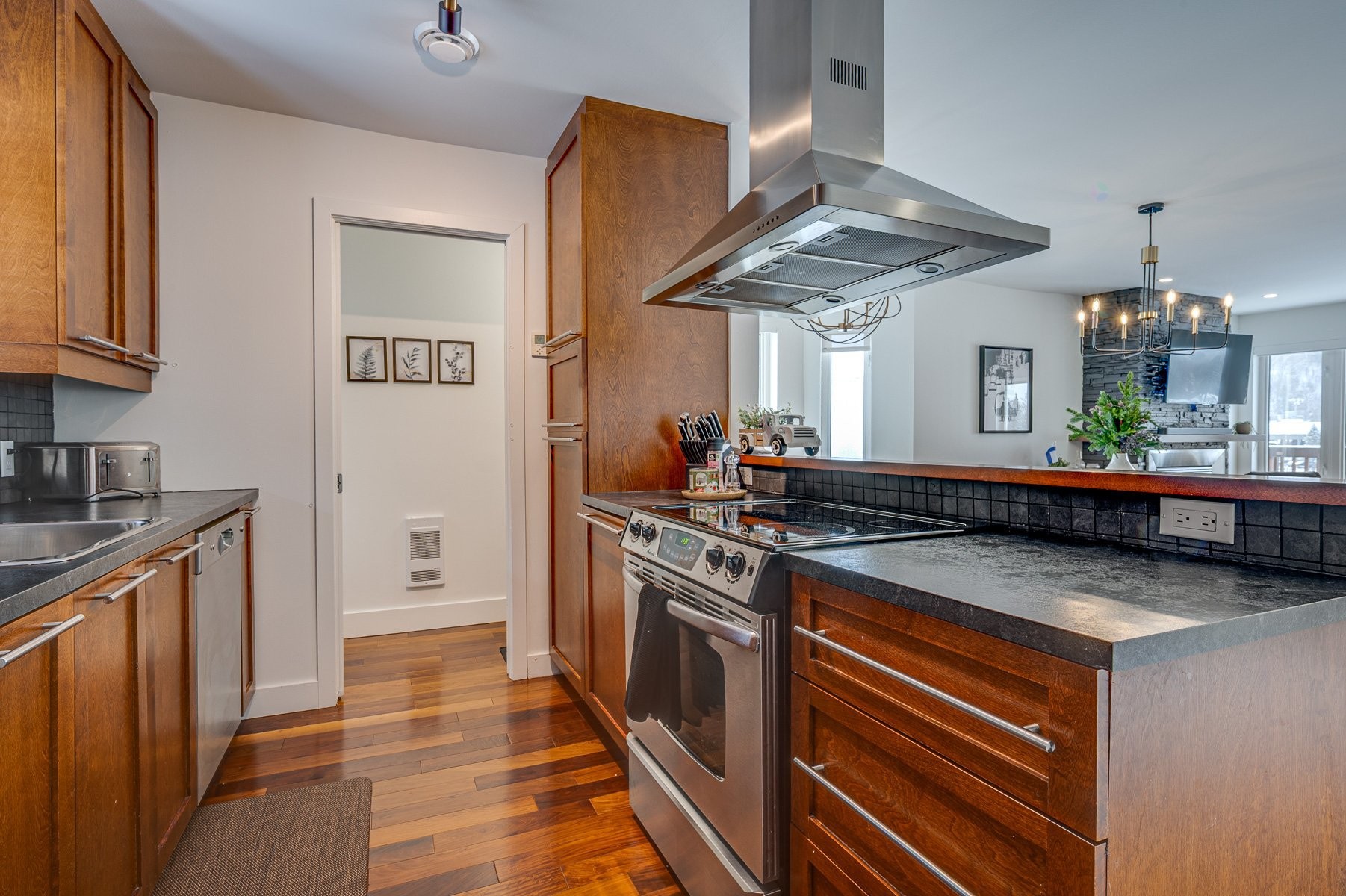 Kitchen - 305 Crois. Des Neiges, Saint-Sauveur, QC - Indoor Photo Showing Kitchen